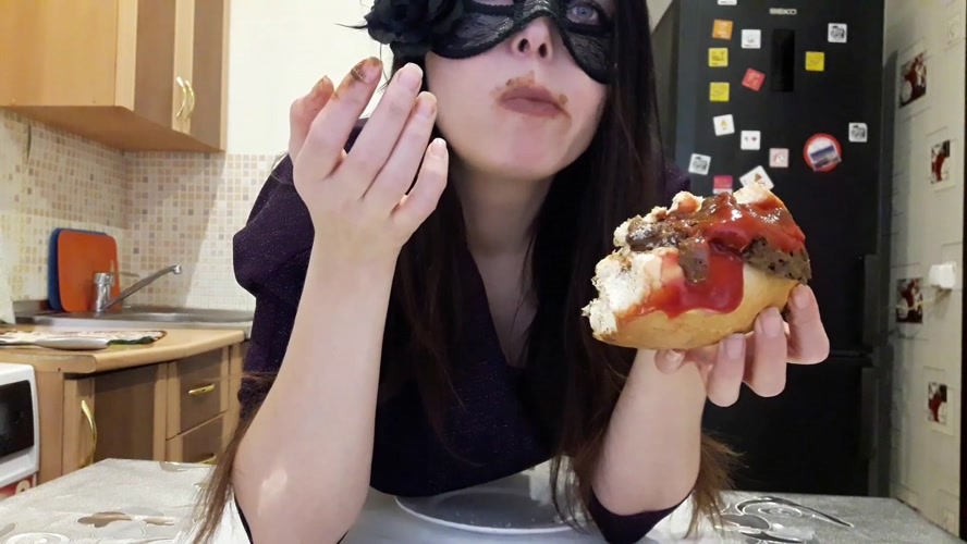 I eat hot dog with shit - FullHD 1920x1080 - With Actress: ScatLina  [982 MB] (2018)