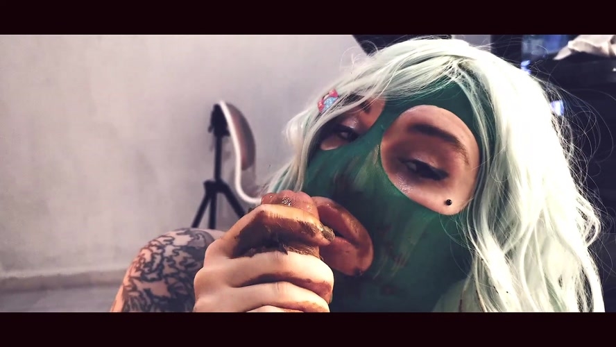 Scat Eat And Shit Sucking By Top Babe Betty - The Green Mask - FullHD 1920x1080 [617 MB] (2020)