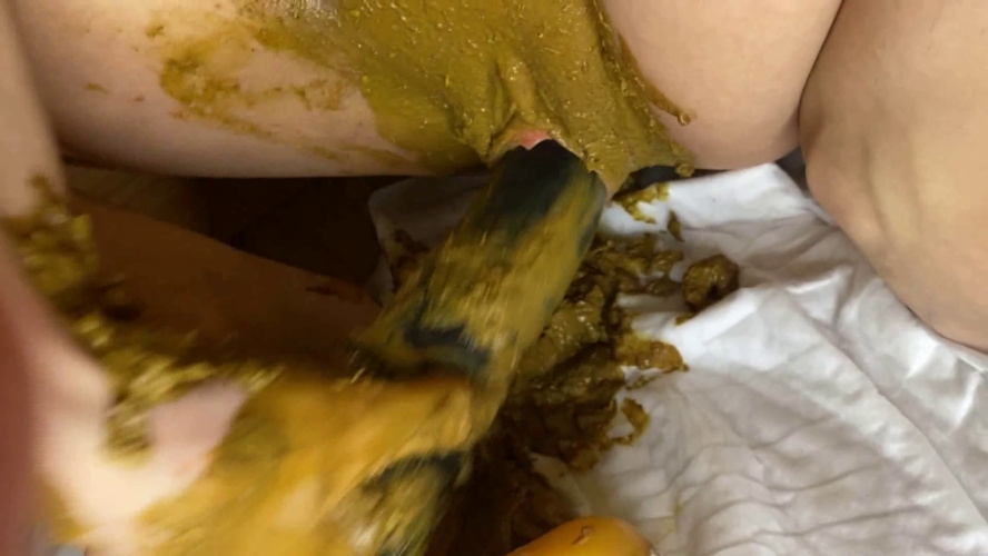 Dirty Fisting Pussy Smeared In Shit with P00gir Big Dildo - FullHD  [352 MB] (2025)