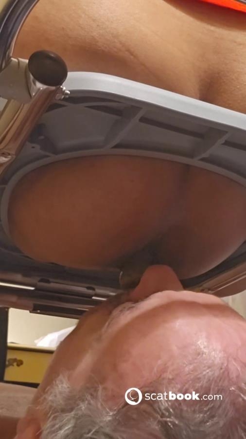 This Toilet Needs To Flush – GODDESS FIRE / GODDESSFIRE99 – MP4 - SD  [46.6 MB] (2025)