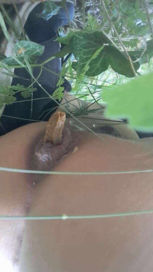 In the heart of Nature Outdoor Pooping P1 - FullHD  [194 MB] (2025)