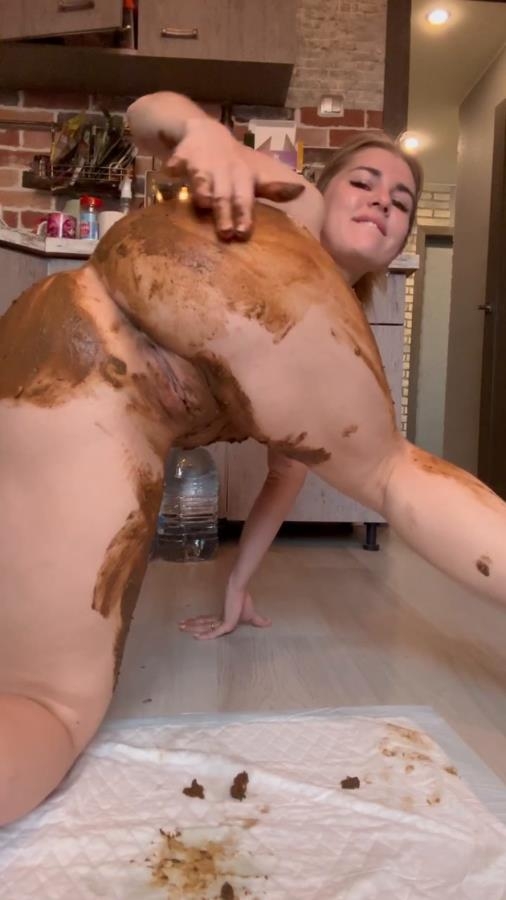 Pooping and extreme smearing - SD  - With Actress: Misty Phoenix [133 MB] (2025)