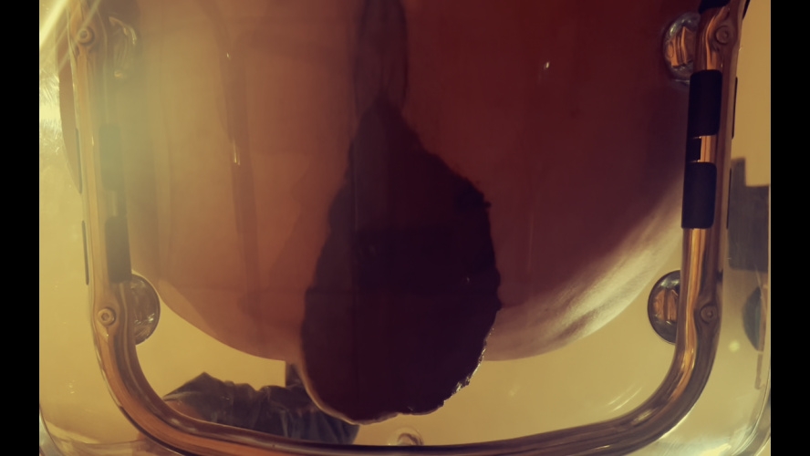 Poop in transparent chair - HD  [398 MB] (2026)