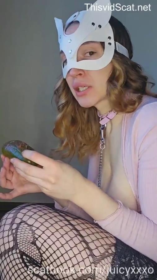 Juicy Shoves a Big Pickle Deep in Her Ass Then Pulls It Out and Eats It Covered in Shit. P1 - SD  [26.0 MB] (2026)