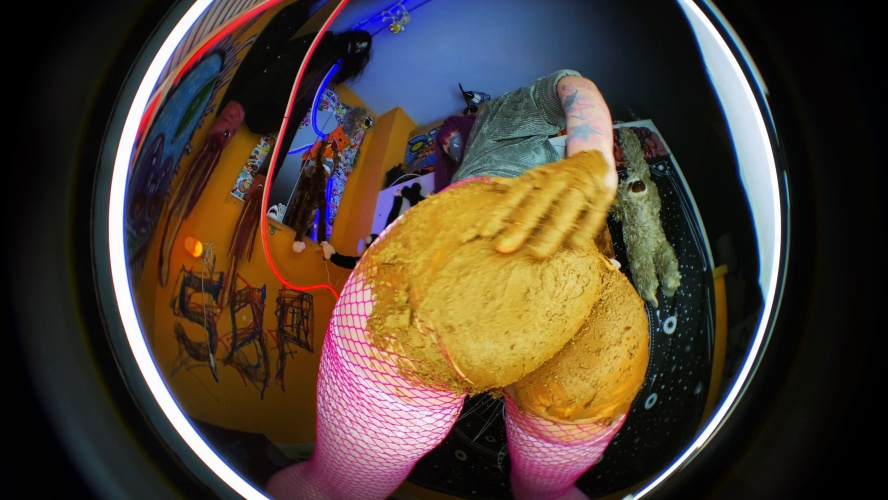 Dark M wants to play! - UltraHD/4K  [325 MB] (2026)