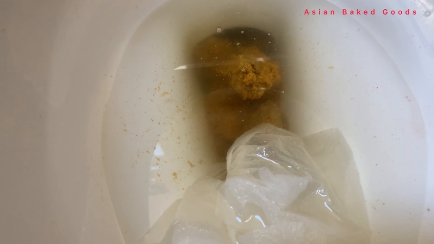 Shit pee moan on the toilet - FullHD  [570 MB] (2026)